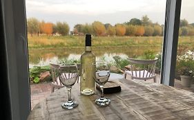 B&B Snurk Stiens, fijn verblijf aan open vaarwater